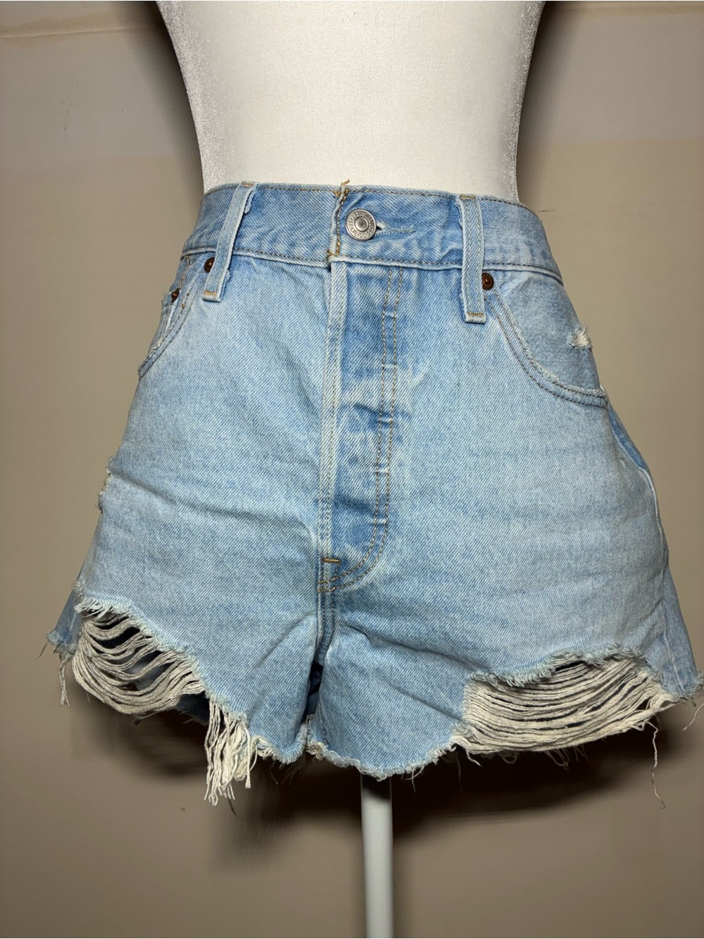 Levi’s 501 Original High Rise Light Wash Distressed Cutoff Denim Shorts size 30 - Picture 2 of 5